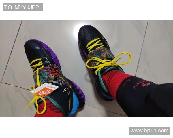 欧文新鞋发布会引发争议踩踏耐克Logo展现真正艺术的无畏精神 欧文新鞋发布会引发争议踩踏耐克Logo展现真正艺术的无畏精神