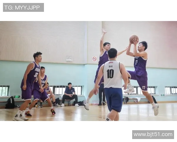 赵岩昊的篮球之路：从青涩少年到职业赛场的璀璨明星